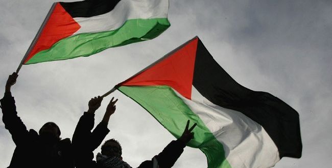 384156_Palestinian-flags-650x330